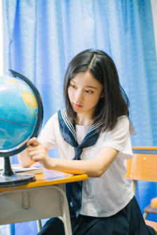 伊伊人成亚洲综合人网香